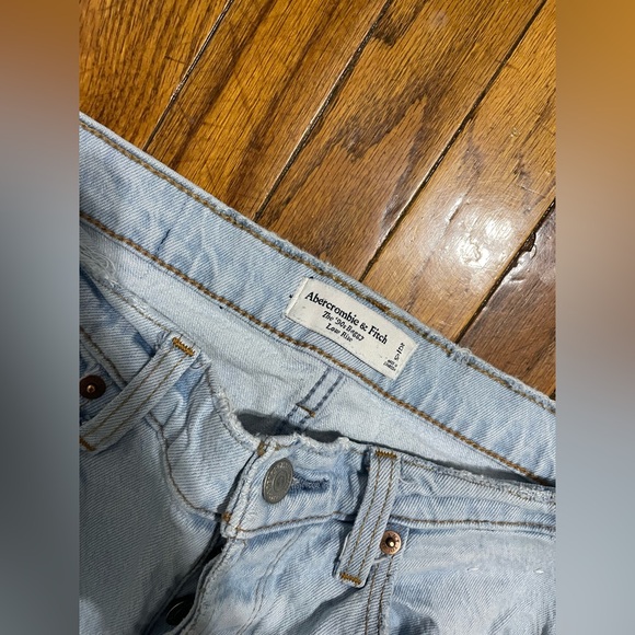 Abercrombie and Fitch Distressed Baggy Low Rise Jeans | women’s 25R - Picture 4 of 5